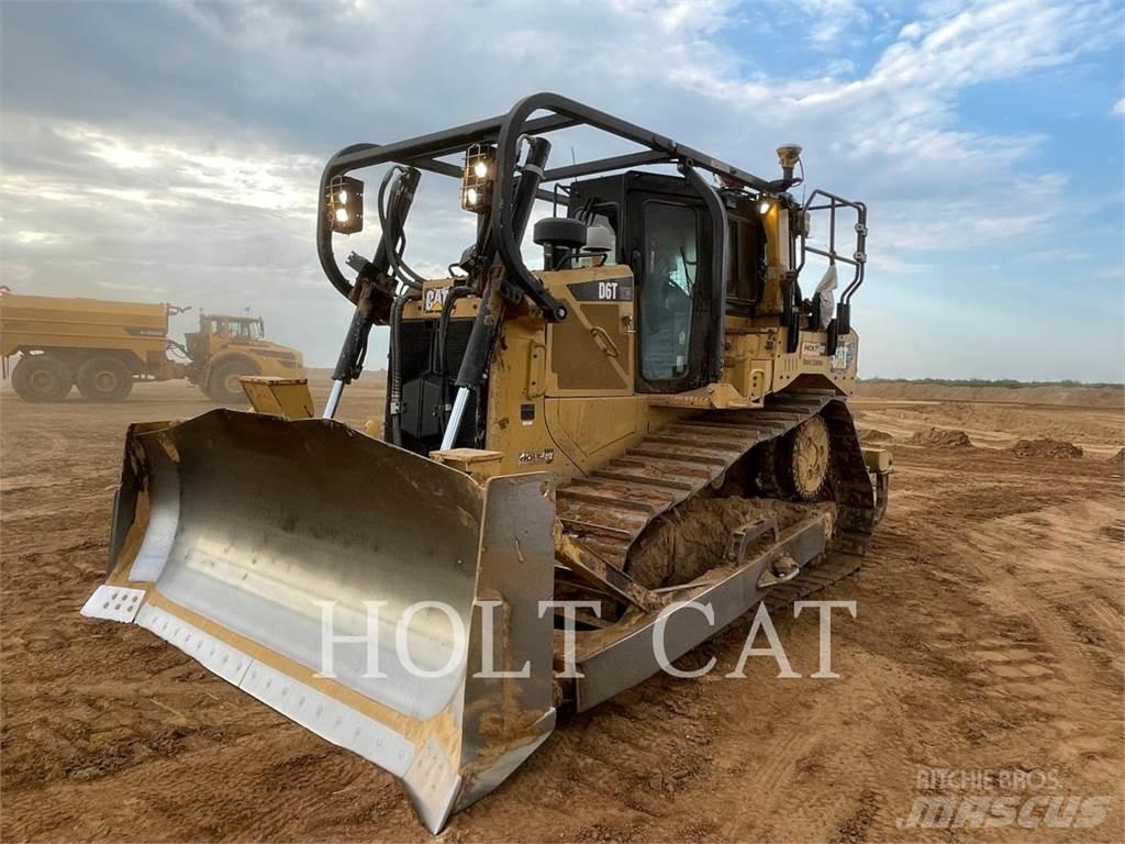 CAT D6T Buldožeri gusjeničari
