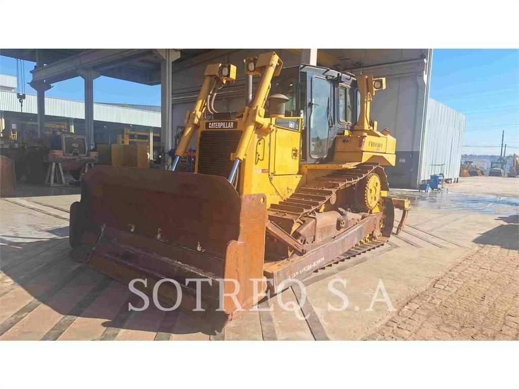 CAT D6T Buldožeri gusjeničari