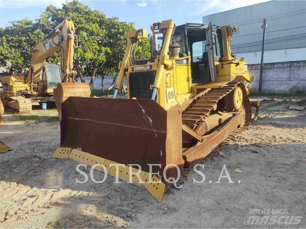 CAT D6T Buldožeri gusjeničari