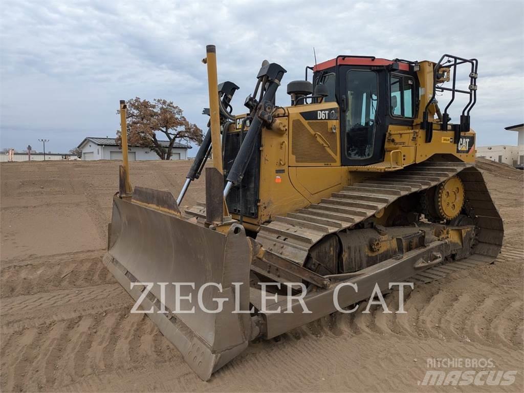 CAT D6T Buldožeri gusjeničari