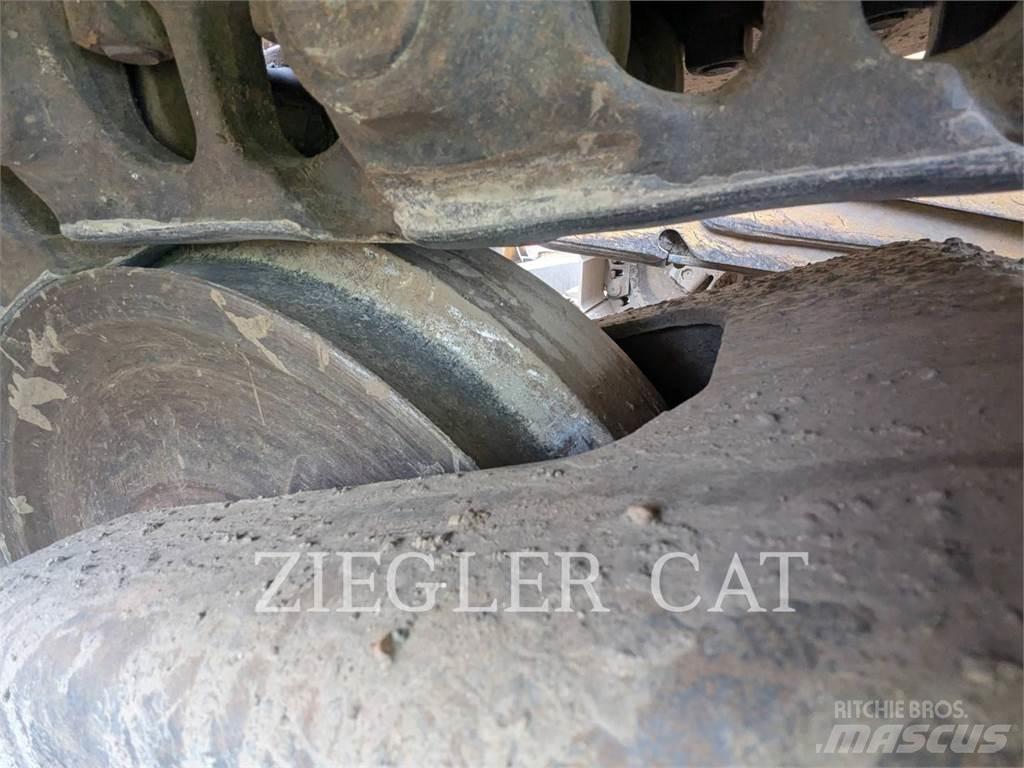 CAT D6T Buldožeri gusjeničari