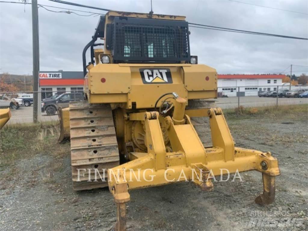 CAT D6T Buldožeri gusjeničari