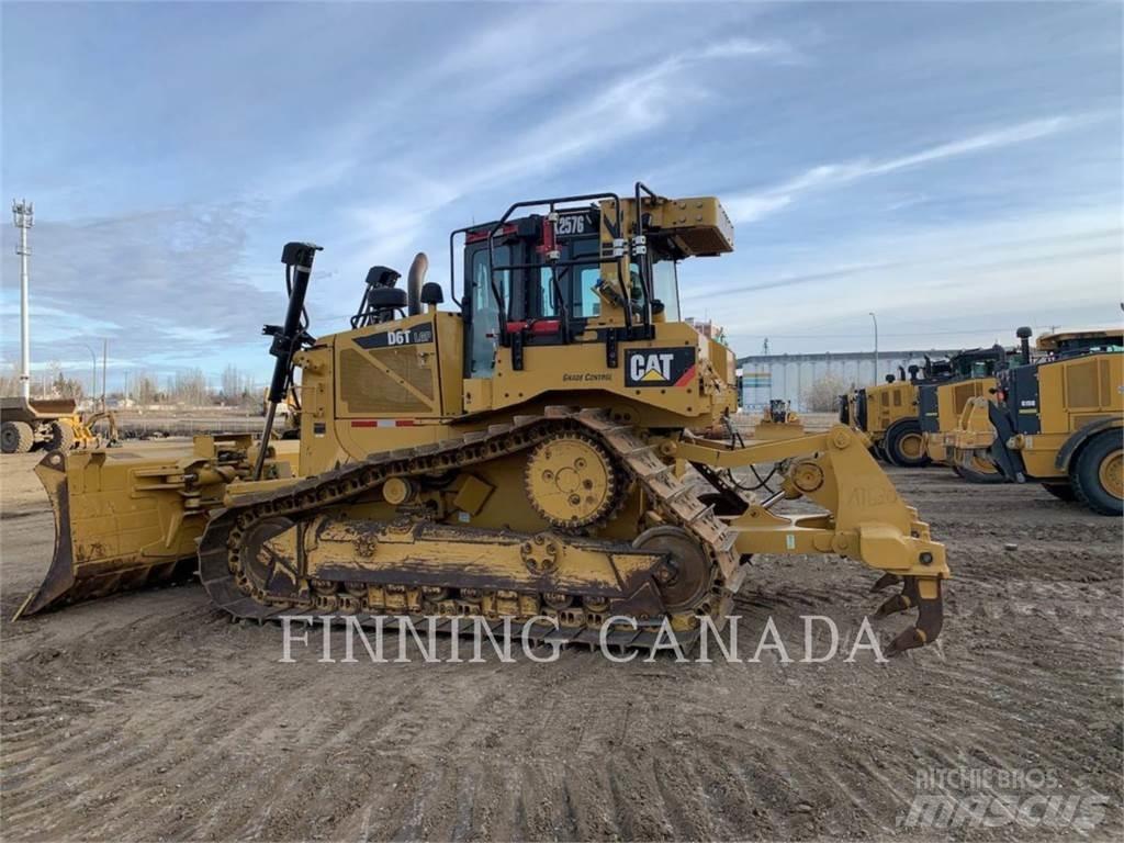 CAT D6T Buldožeri gusjeničari