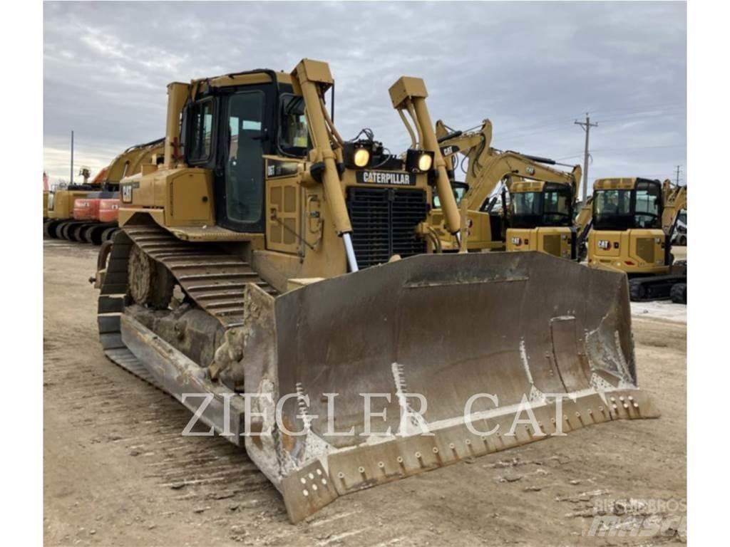 CAT D6T Buldožeri gusjeničari