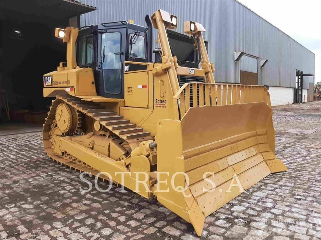 CAT D6T Buldožeri gusjeničari