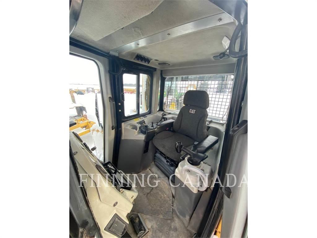 CAT D6T Buldožeri gusjeničari
