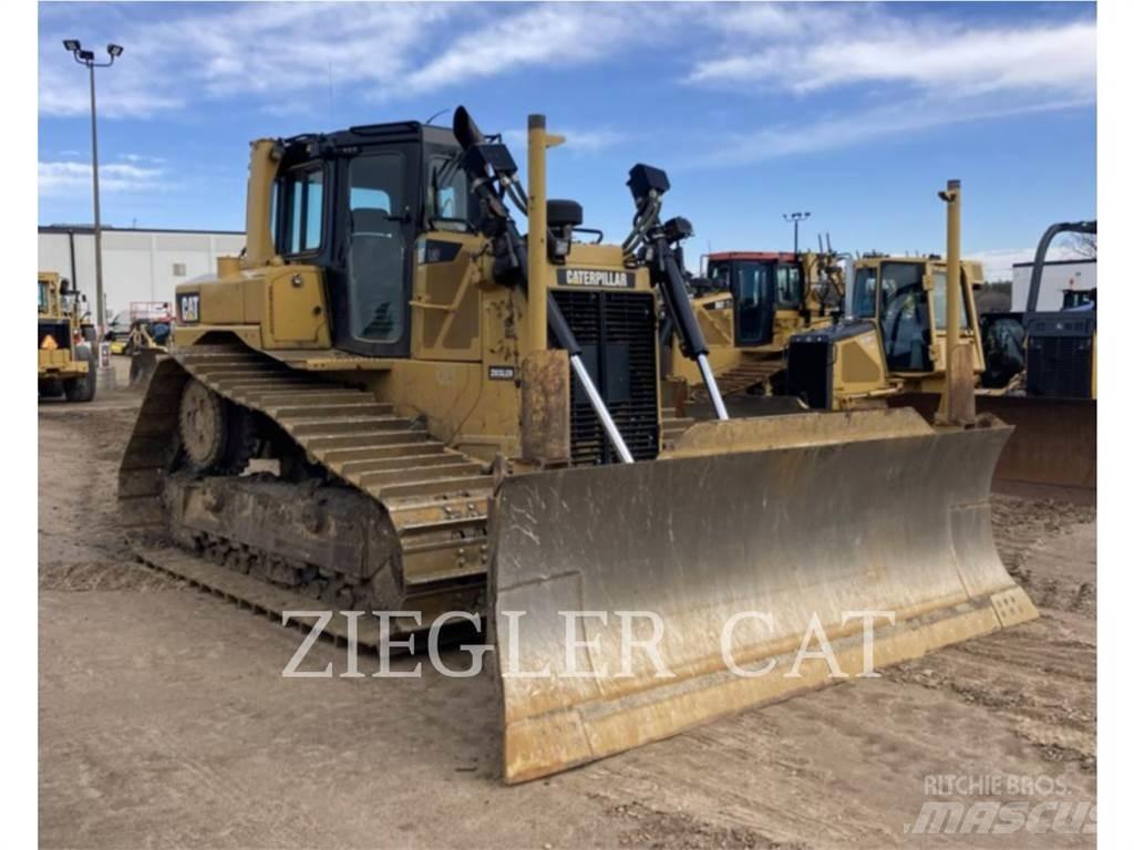 CAT D6T Buldožeri gusjeničari