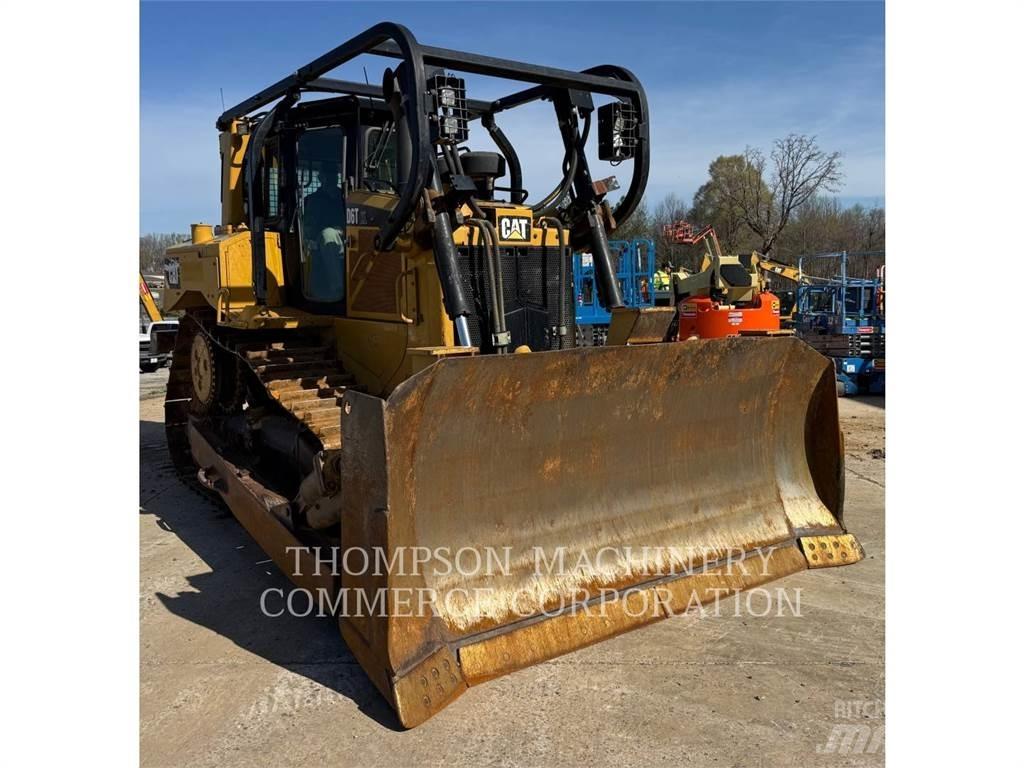 CAT D6T Buldožeri gusjeničari