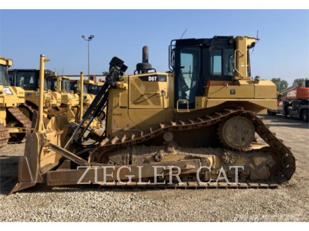 CAT D6T Buldožeri gusjeničari