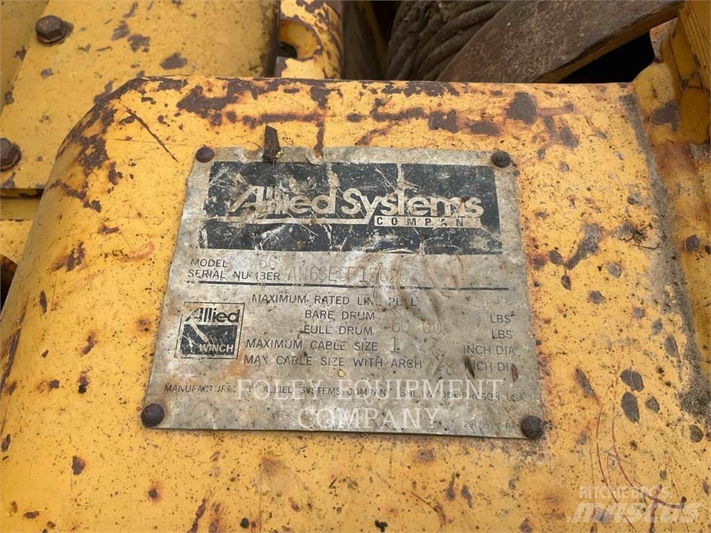 CAT D6T Buldožeri gusjeničari