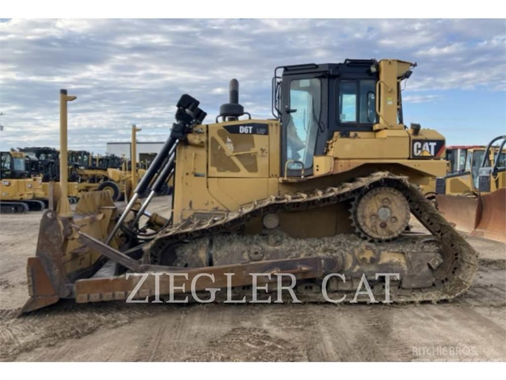 CAT D6T Buldožeri gusjeničari
