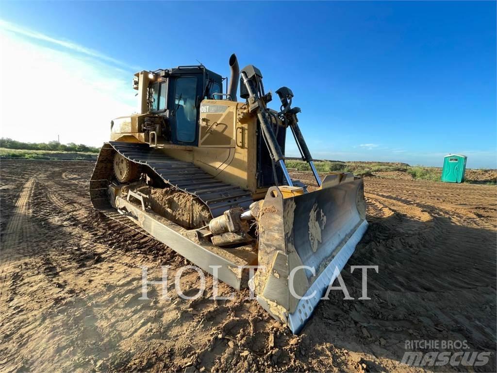 CAT D6T Buldožeri gusjeničari