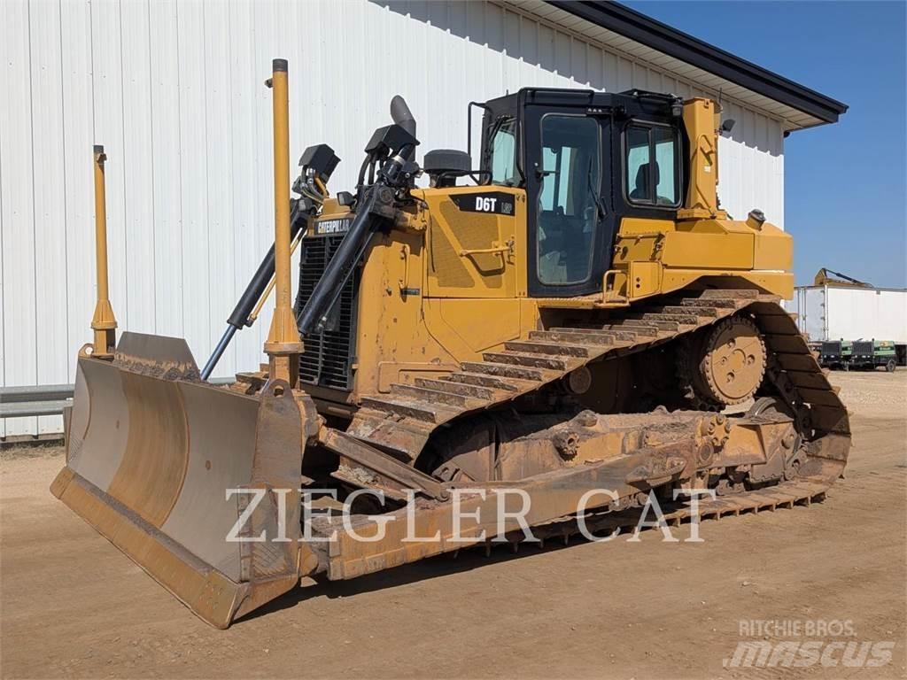 CAT D6T Buldožeri gusjeničari