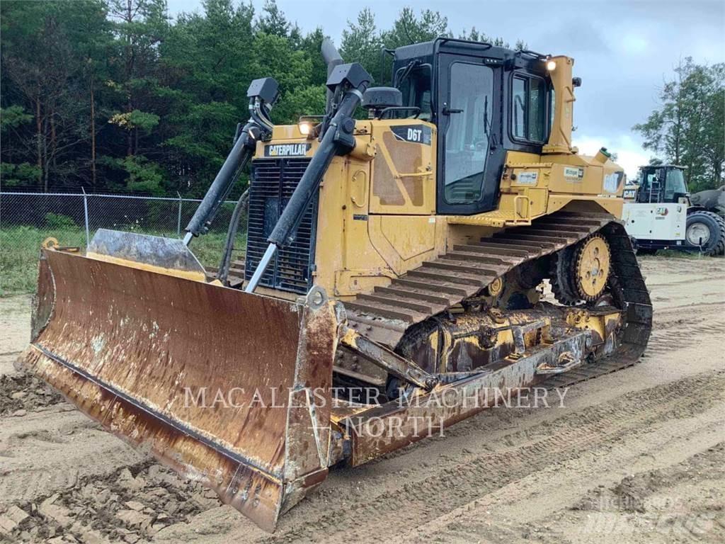 CAT D6T Buldožeri gusjeničari