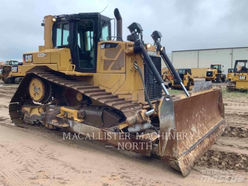 CAT D6T Buldožeri gusjeničari