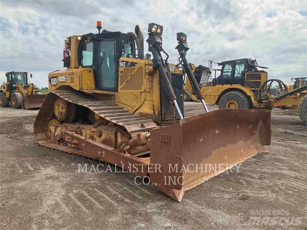 CAT D6T Buldožeri gusjeničari