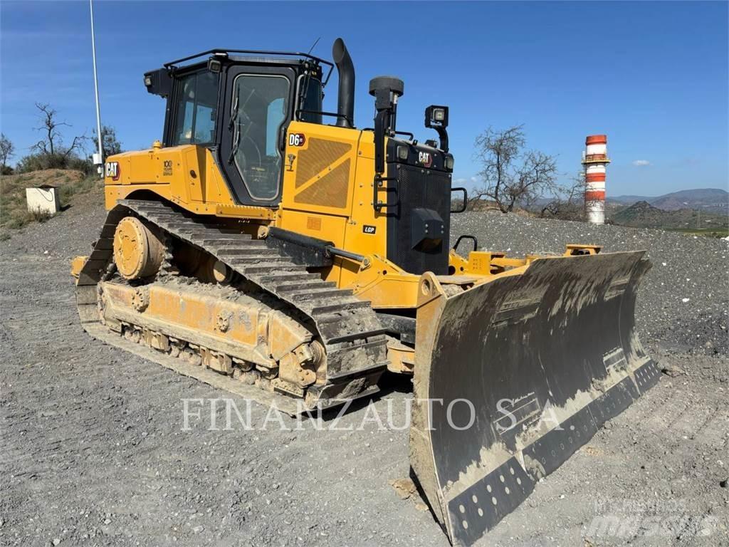 CAT D6T Buldožeri gusjeničari