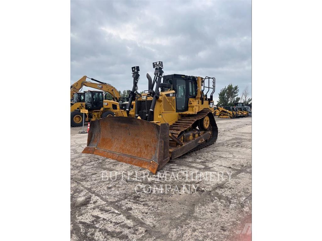 CAT D6T Buldožeri gusjeničari