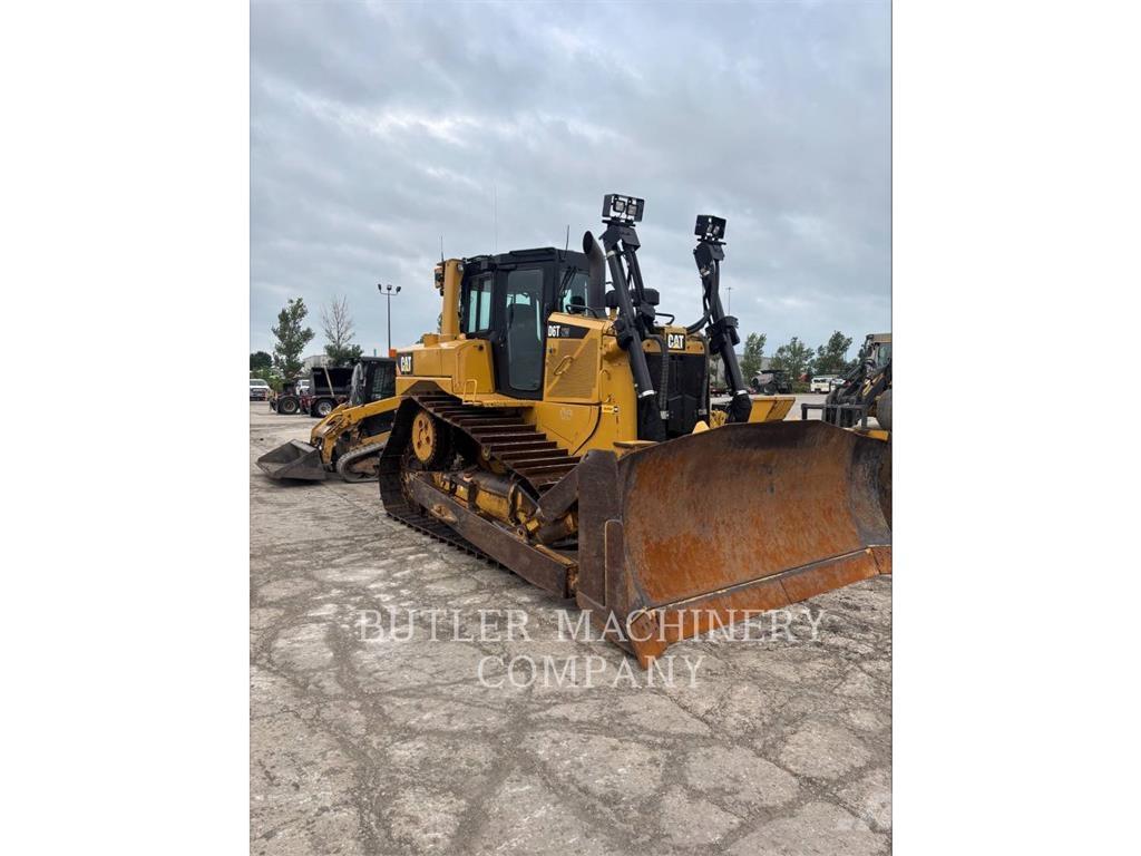 CAT D6T Buldožeri gusjeničari
