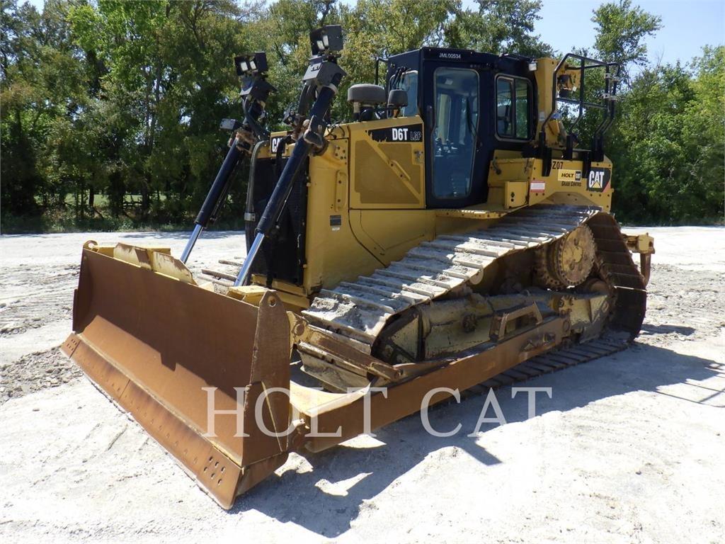 CAT D6T Buldožeri gusjeničari