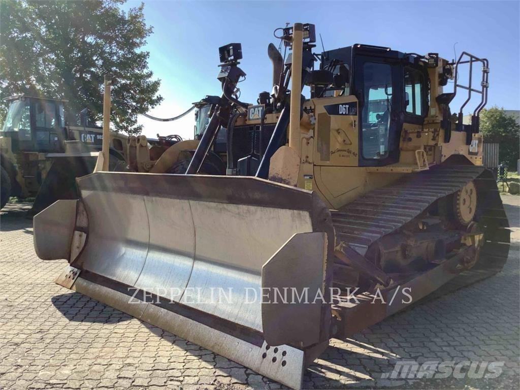 CAT D6T Buldožeri gusjeničari