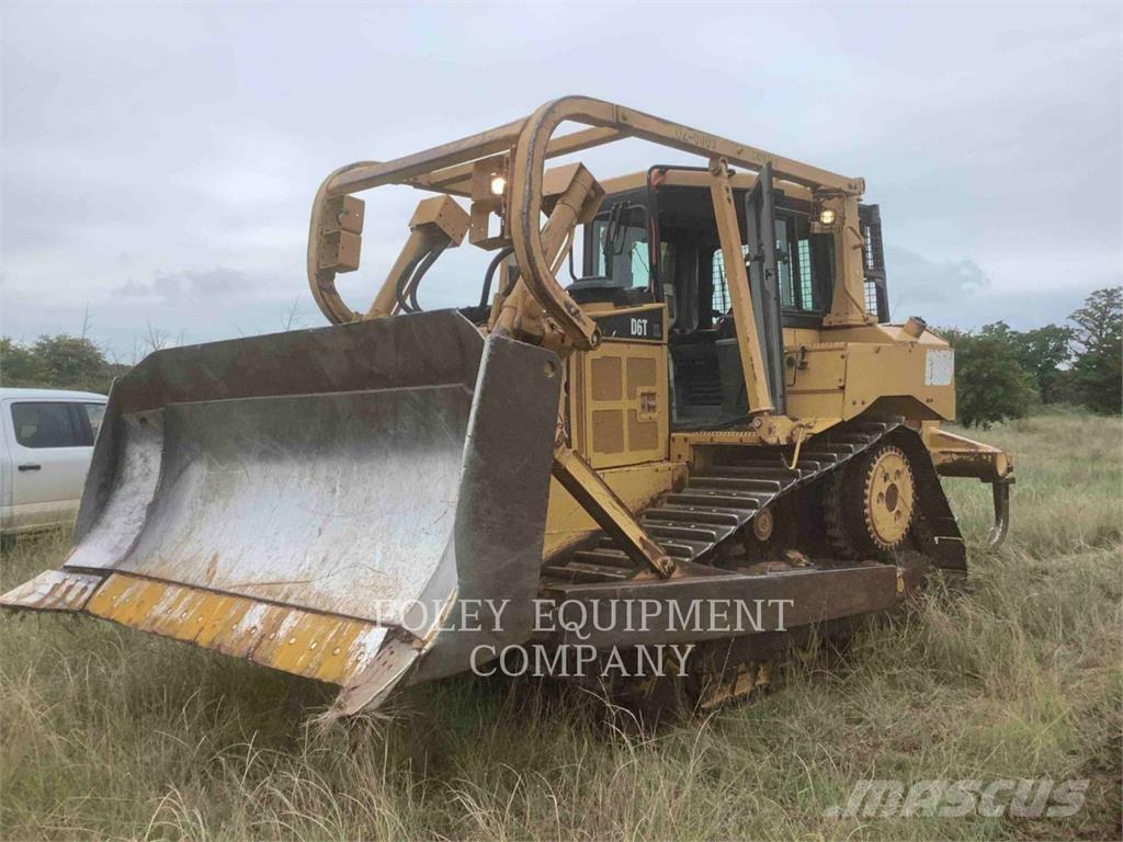 CAT D6T Buldožeri gusjeničari