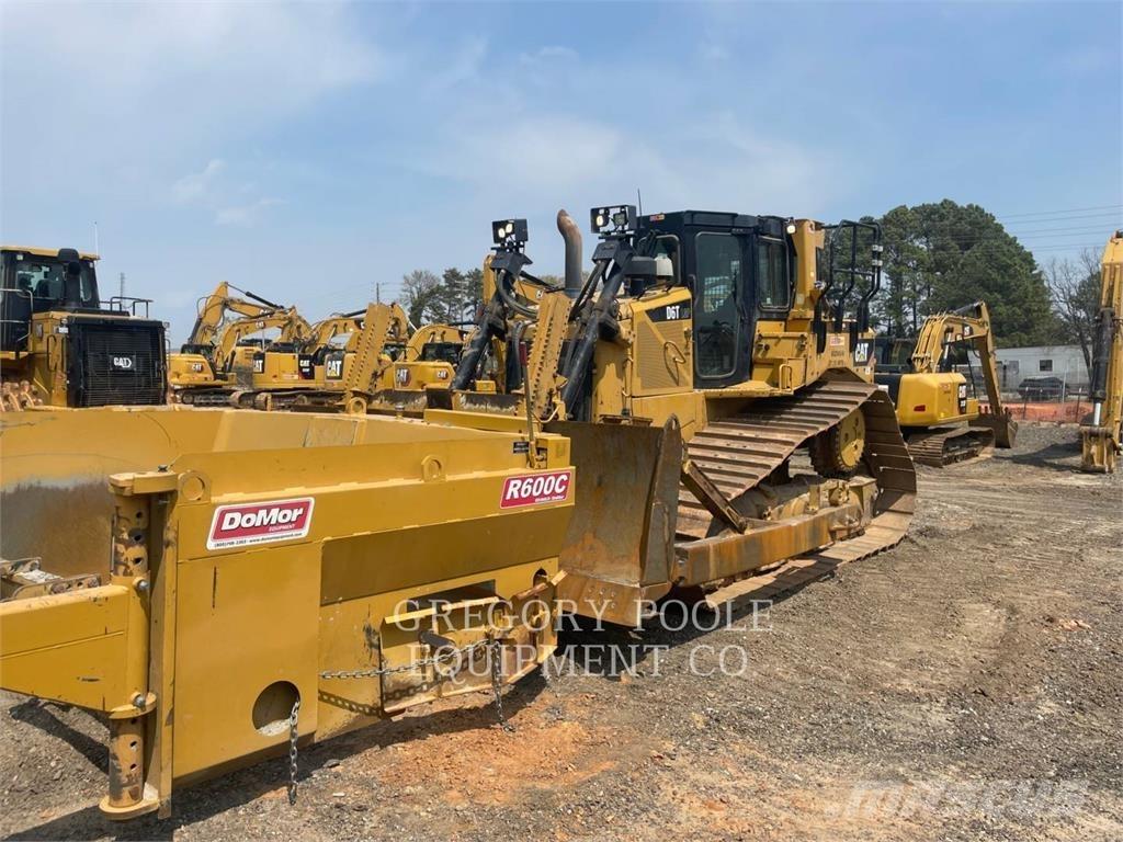 CAT D6T Buldožeri gusjeničari