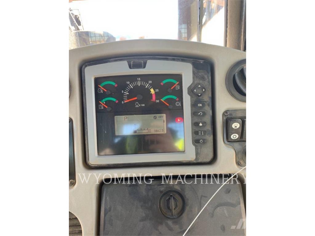 CAT D6T Buldožeri gusjeničari