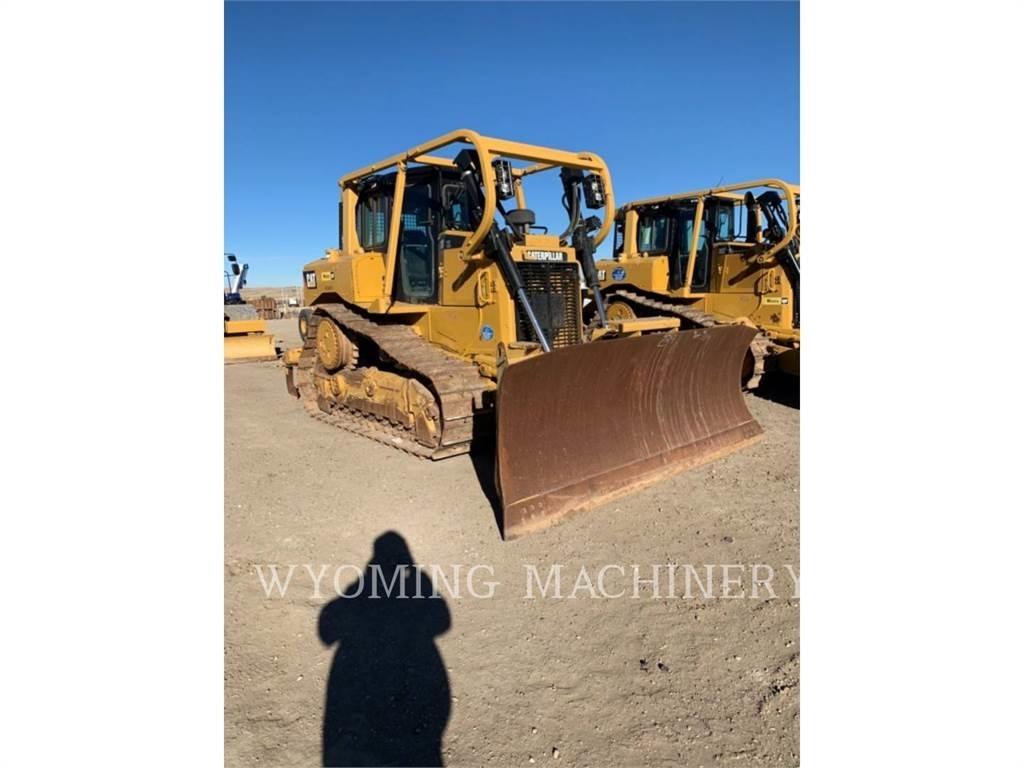 CAT D6T Buldožeri gusjeničari