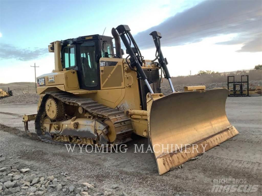 CAT D6T Buldožeri gusjeničari