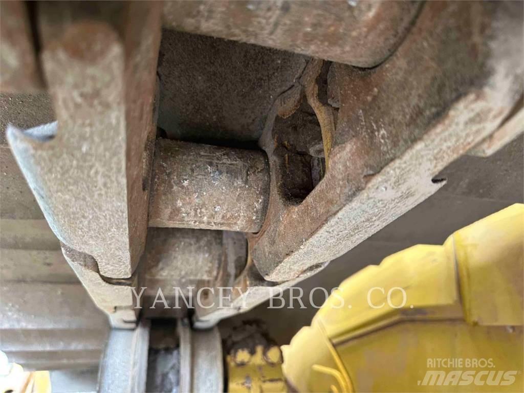 CAT D6T LGP ST Buldožeri gusjeničari
