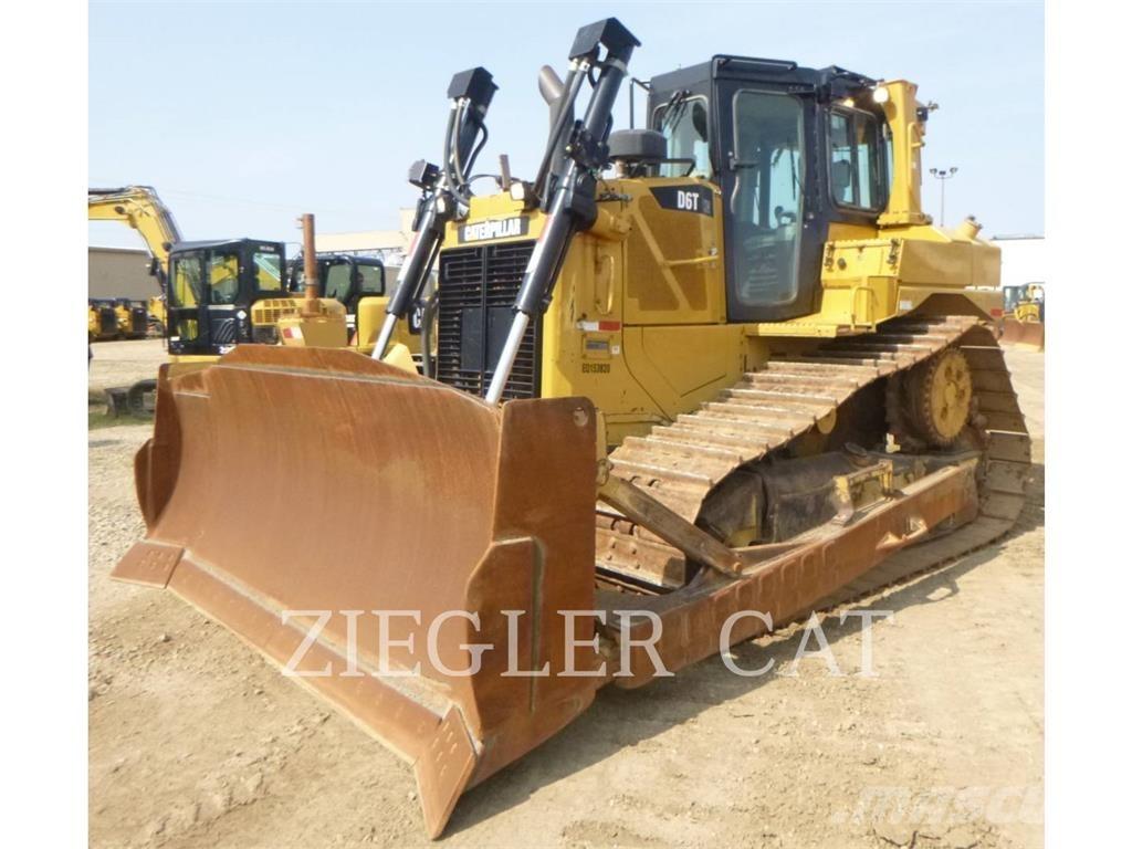 CAT D6T XW Buldožeri gusjeničari