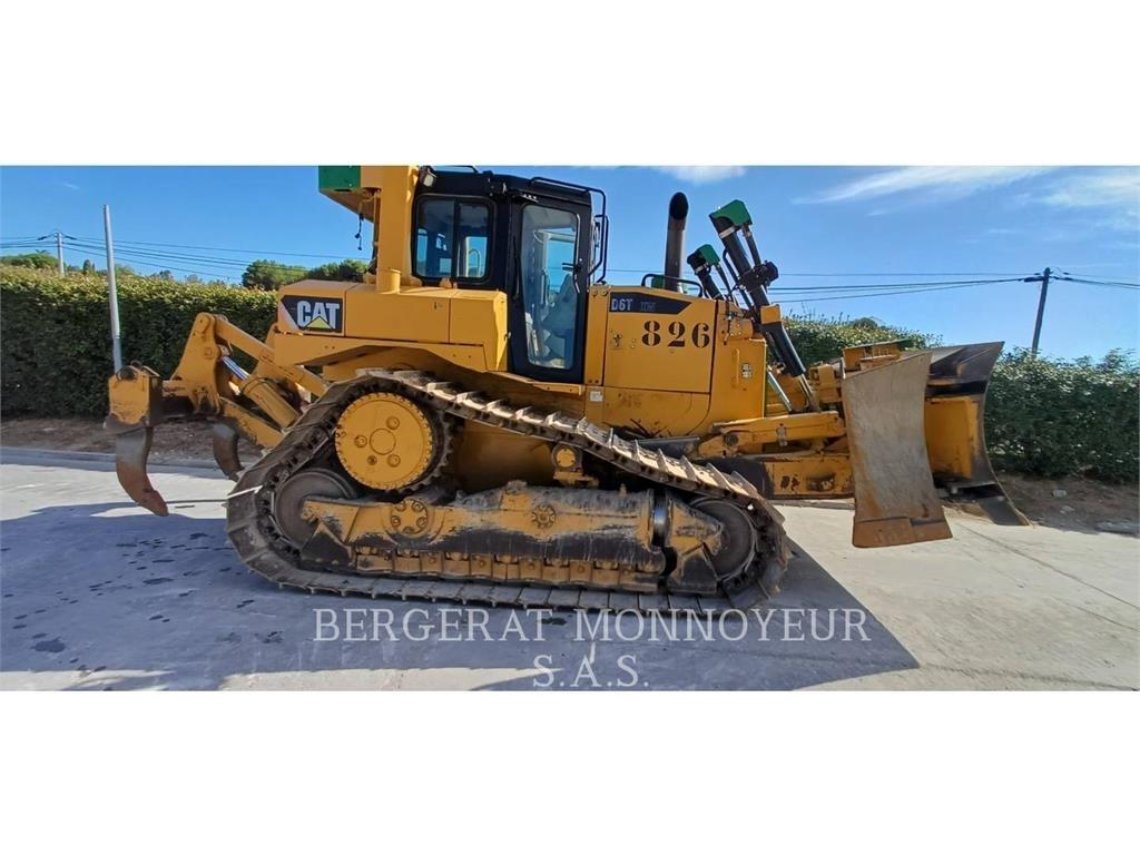 CAT D6T3B XW Buldožeri gusjeničari