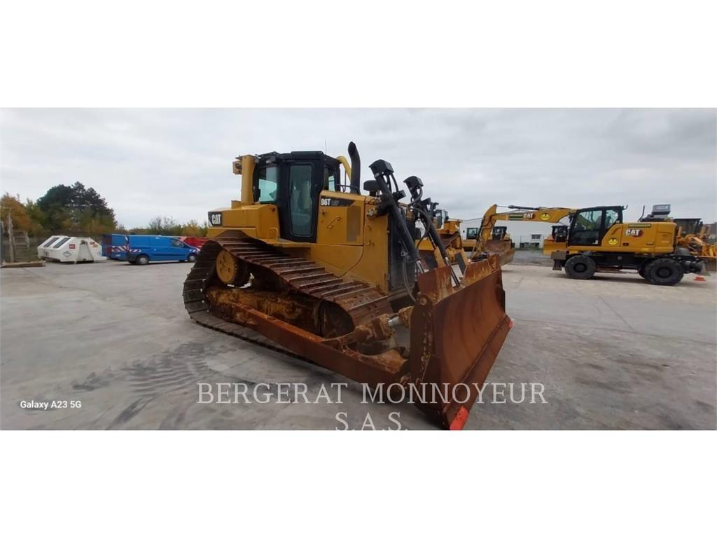 CAT D6T4F LGP Buldožeri gusjeničari