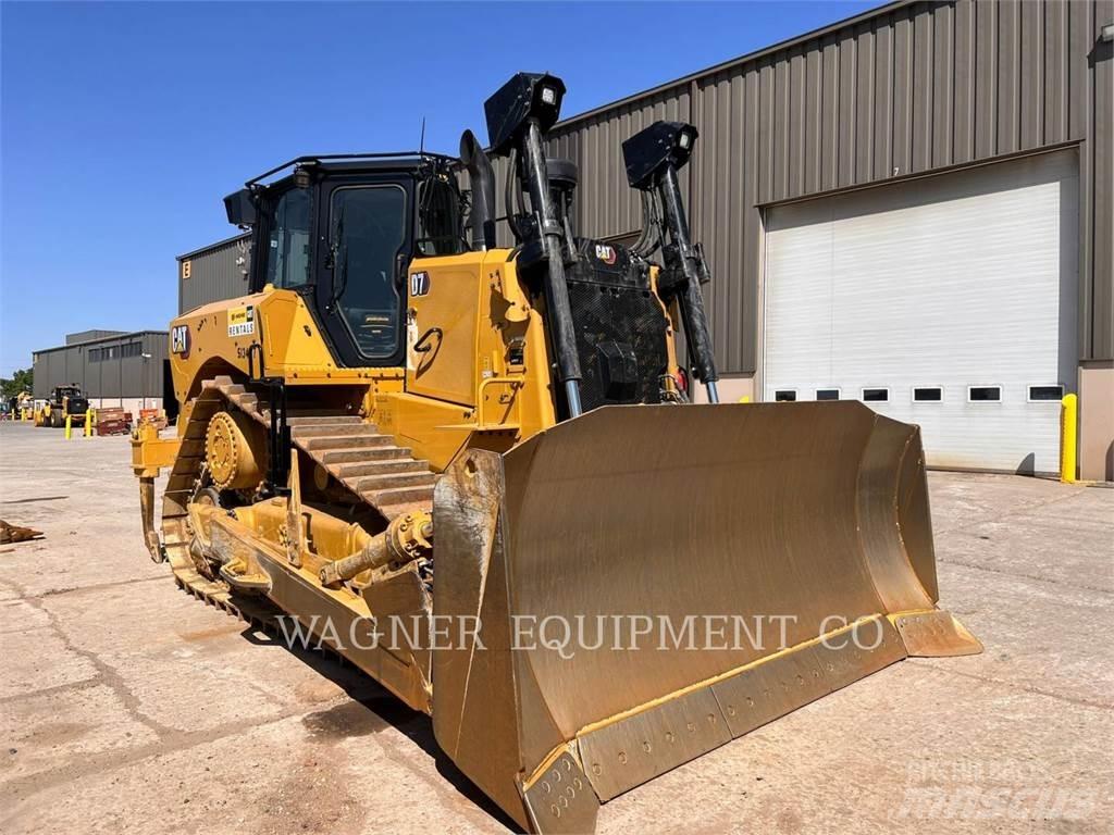 CAT D7 Buldožeri gusjeničari