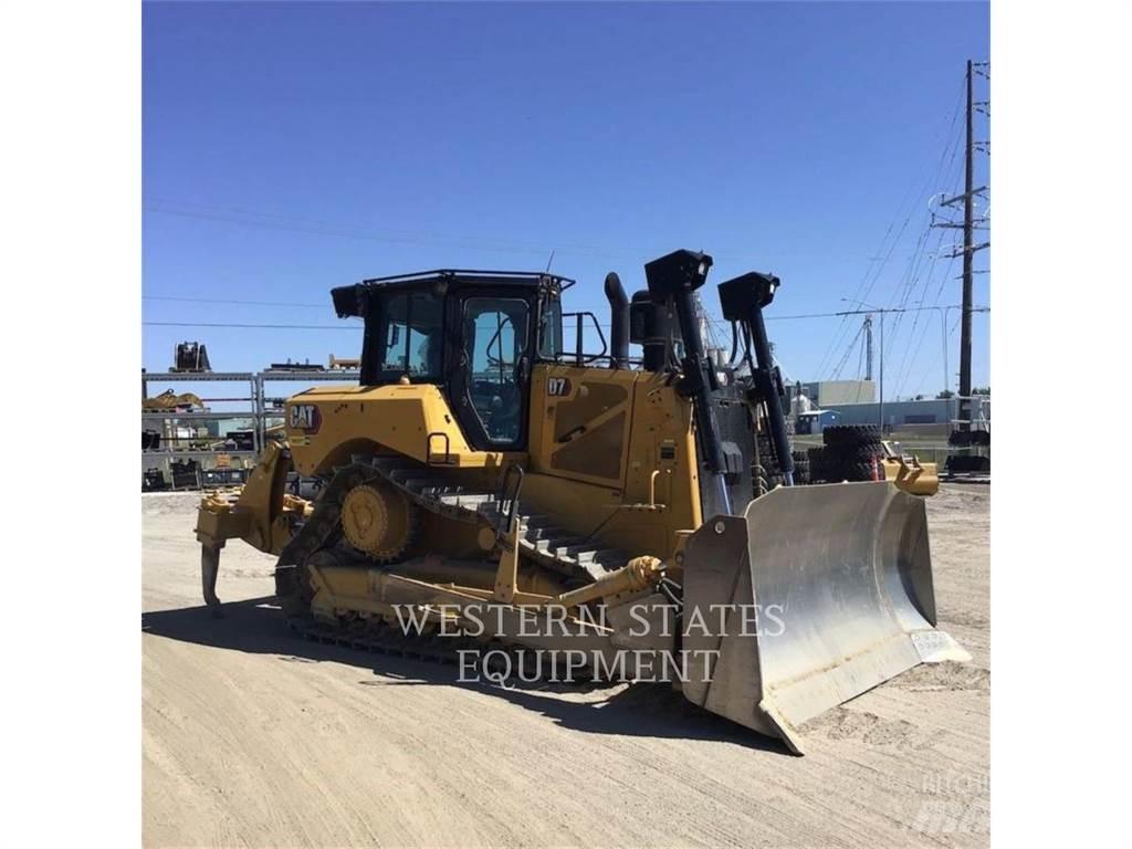 CAT D7 Buldožeri gusjeničari