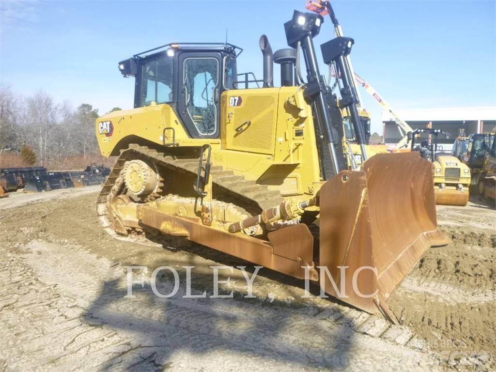 CAT D7-17 Buldožeri gusjeničari