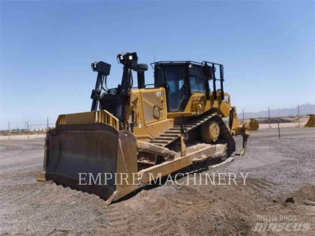 CAT D7-17 Buldožeri gusjeničari