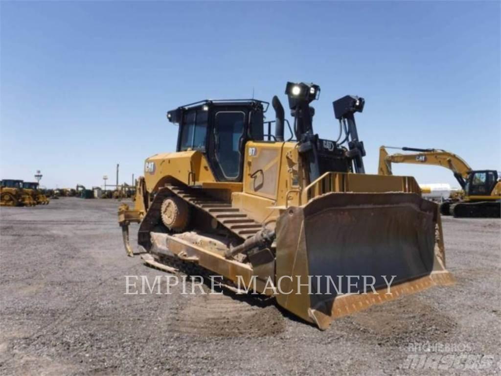 CAT D7-17 Buldožeri gusjeničari
