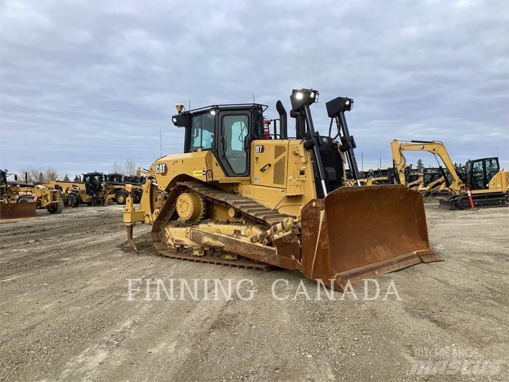 CAT D7-17 Buldožeri gusjeničari