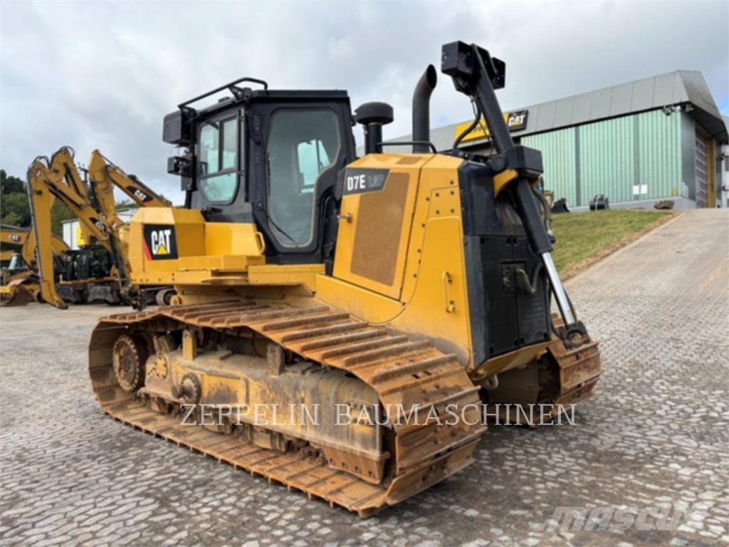CAT D7E Buldožeri gusjeničari
