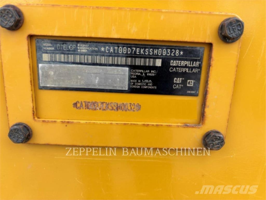 CAT D7E Buldožeri gusjeničari