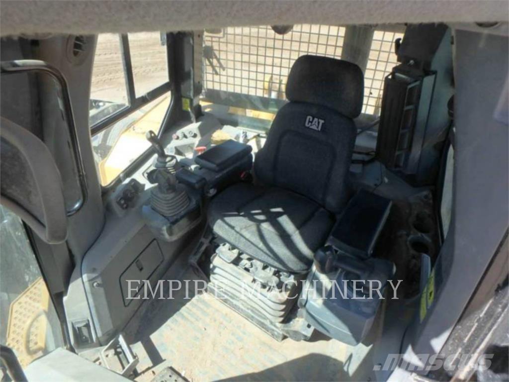 CAT D7E Buldožeri gusjeničari