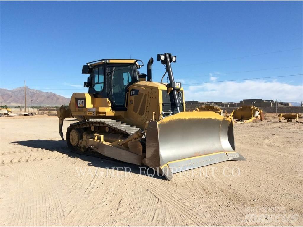 CAT D7E Buldožeri gusjeničari