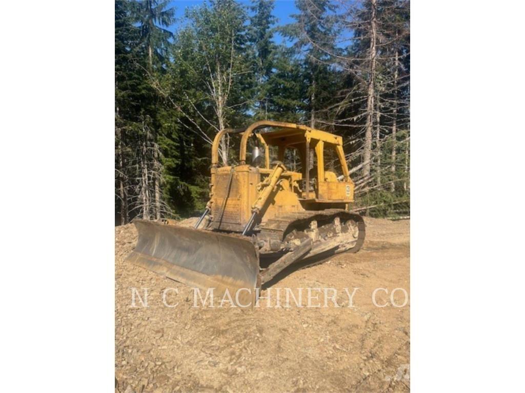 CAT D7G Buldožeri gusjeničari