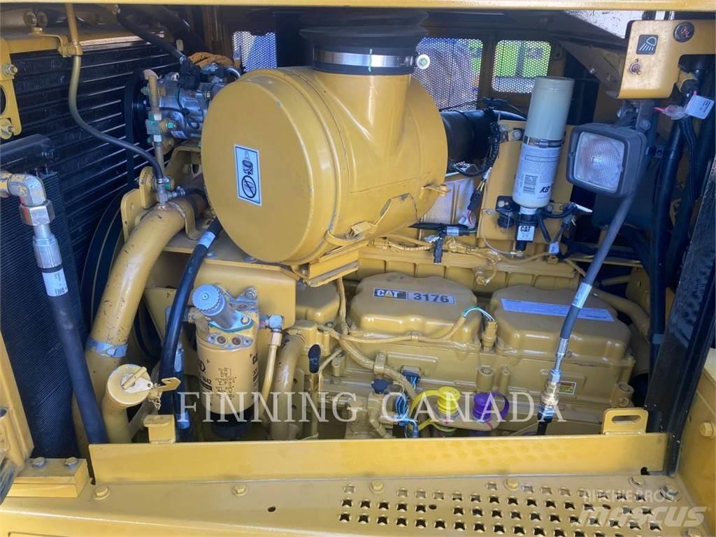 CAT D7R II Buldožeri gusjeničari
