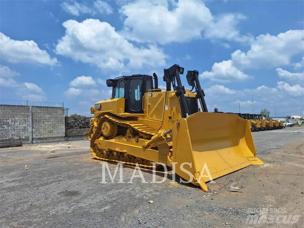 CAT D8 Buldožeri gusjeničari