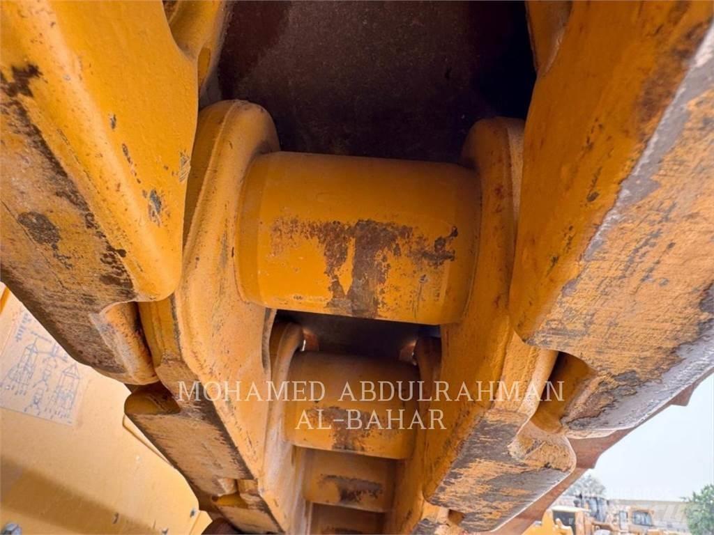 CAT D8-19 Buldožeri gusjeničari