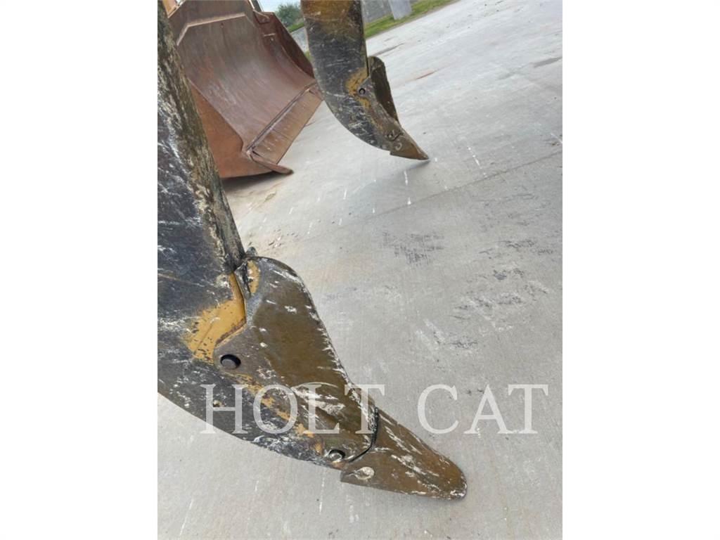 CAT D8T Buldožeri gusjeničari