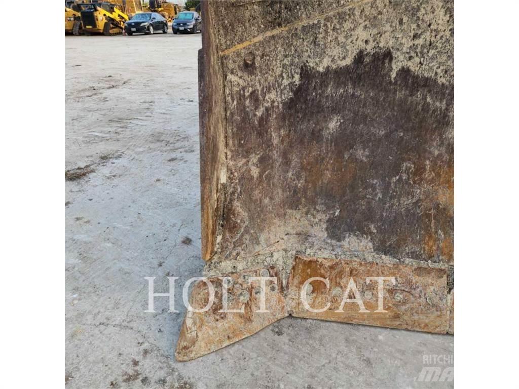 CAT D8T Buldožeri gusjeničari